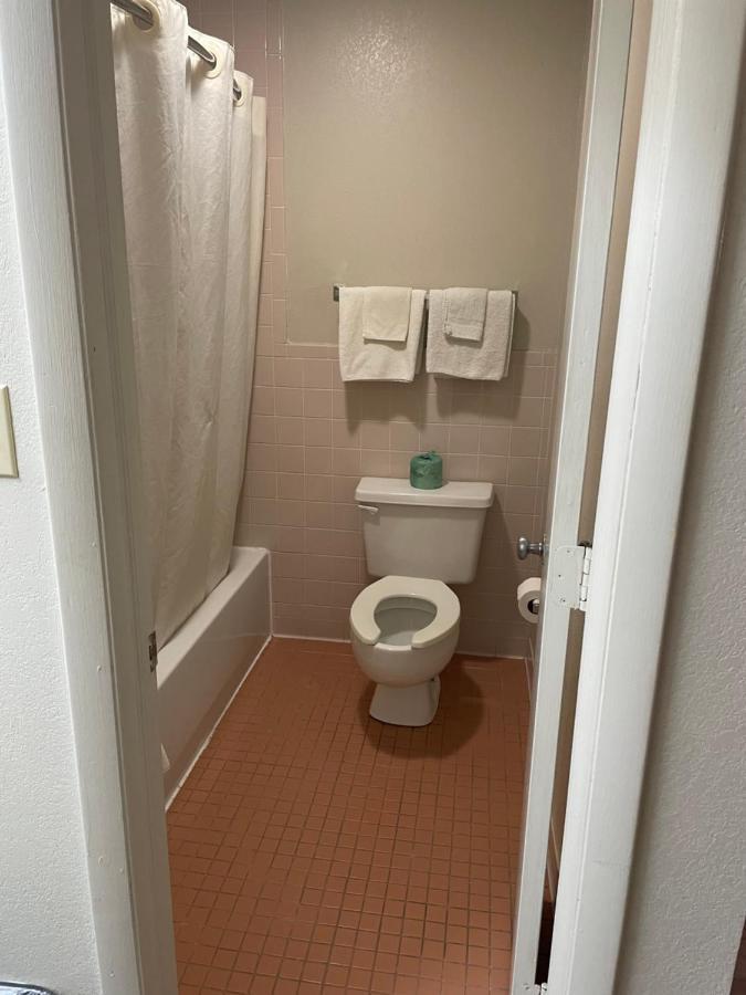 Royal Inn Motel 弗雷德里克斯堡 外观 照片